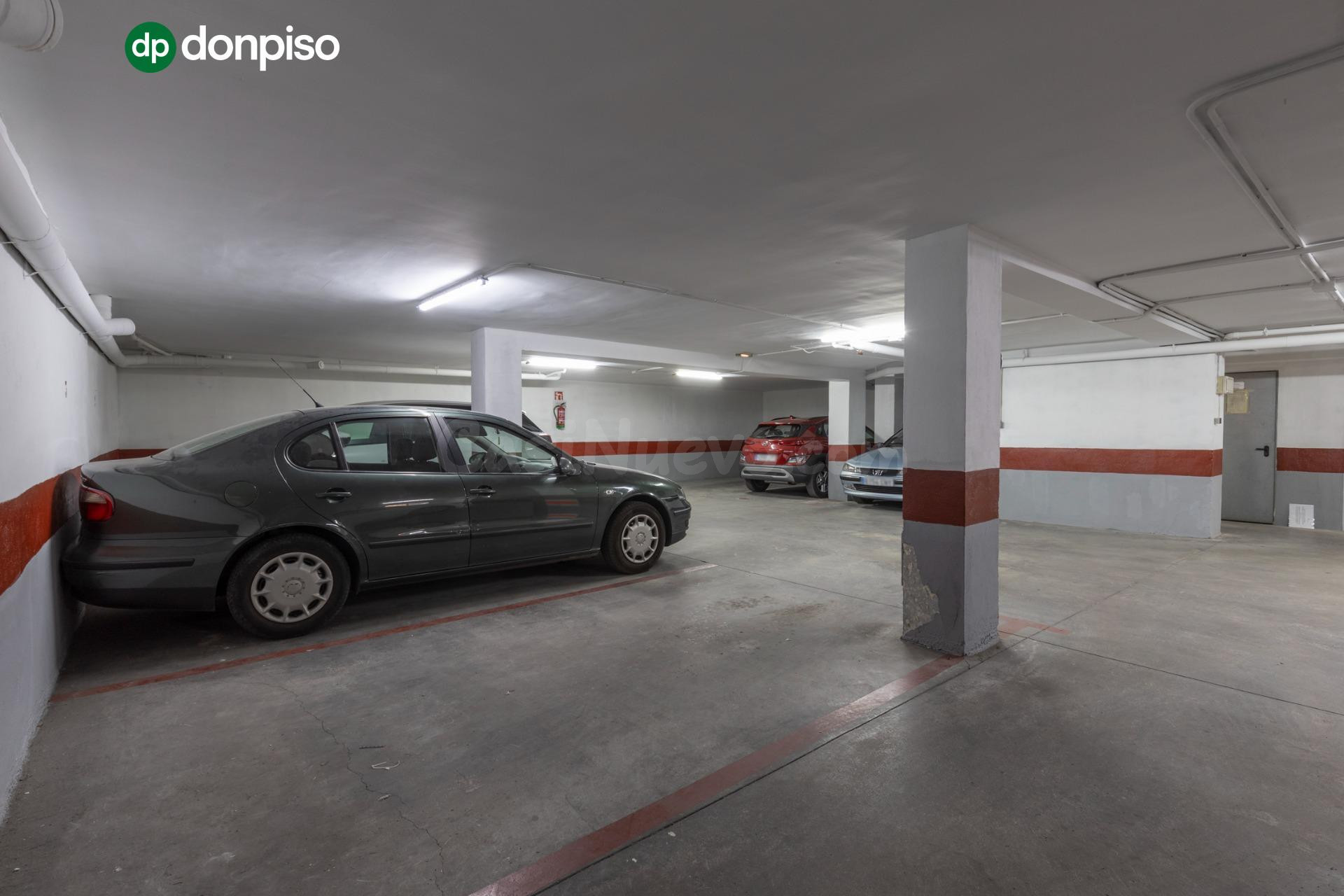 Plaza de garaje amplia en Maracena, con fácil acceso y junto - foto 4