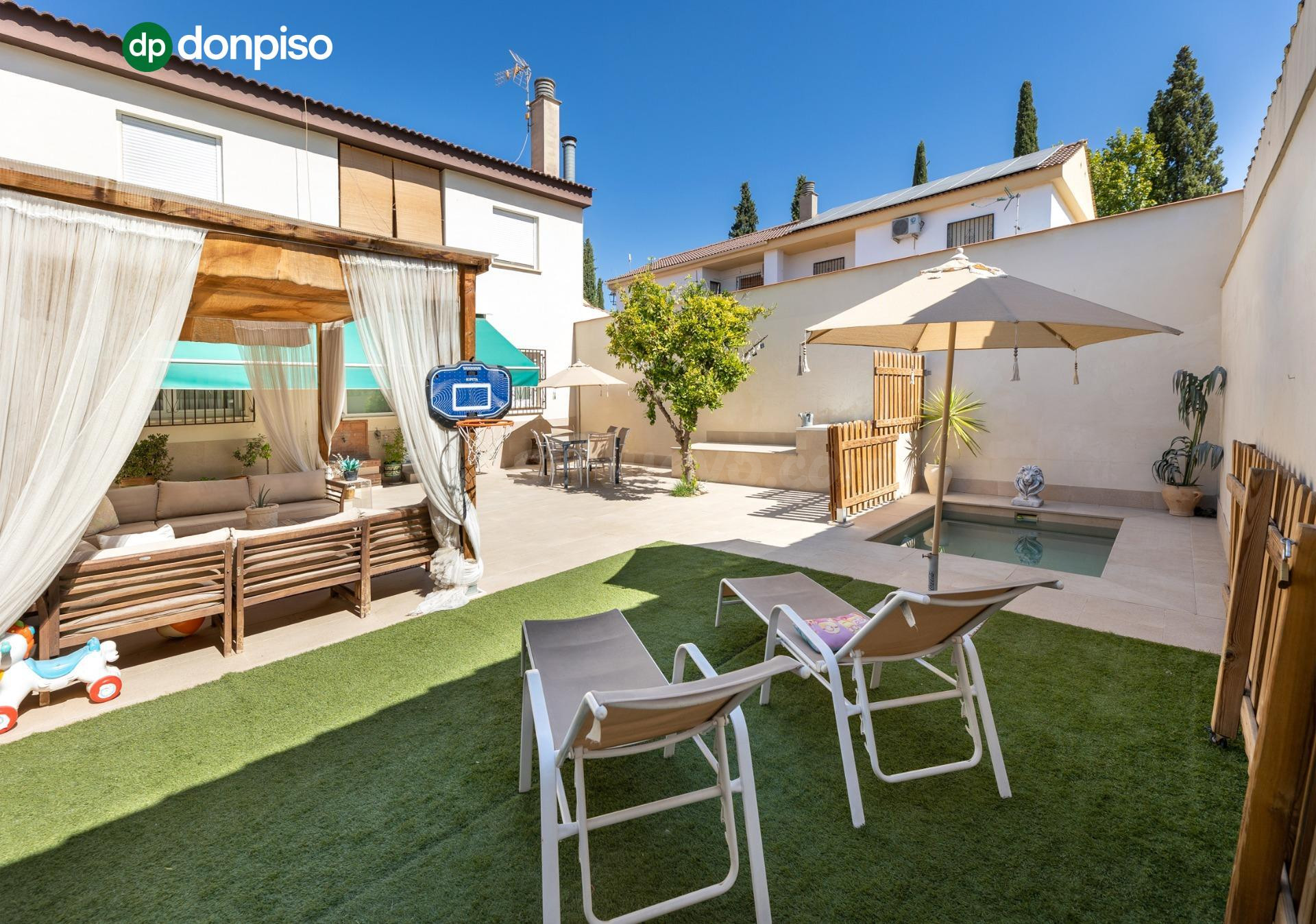 ¡EXCLUSIVO CHALET PAREADO TOTALMENTE REFORMADO CON JACUZZI Y 4 DORMITORIOS!