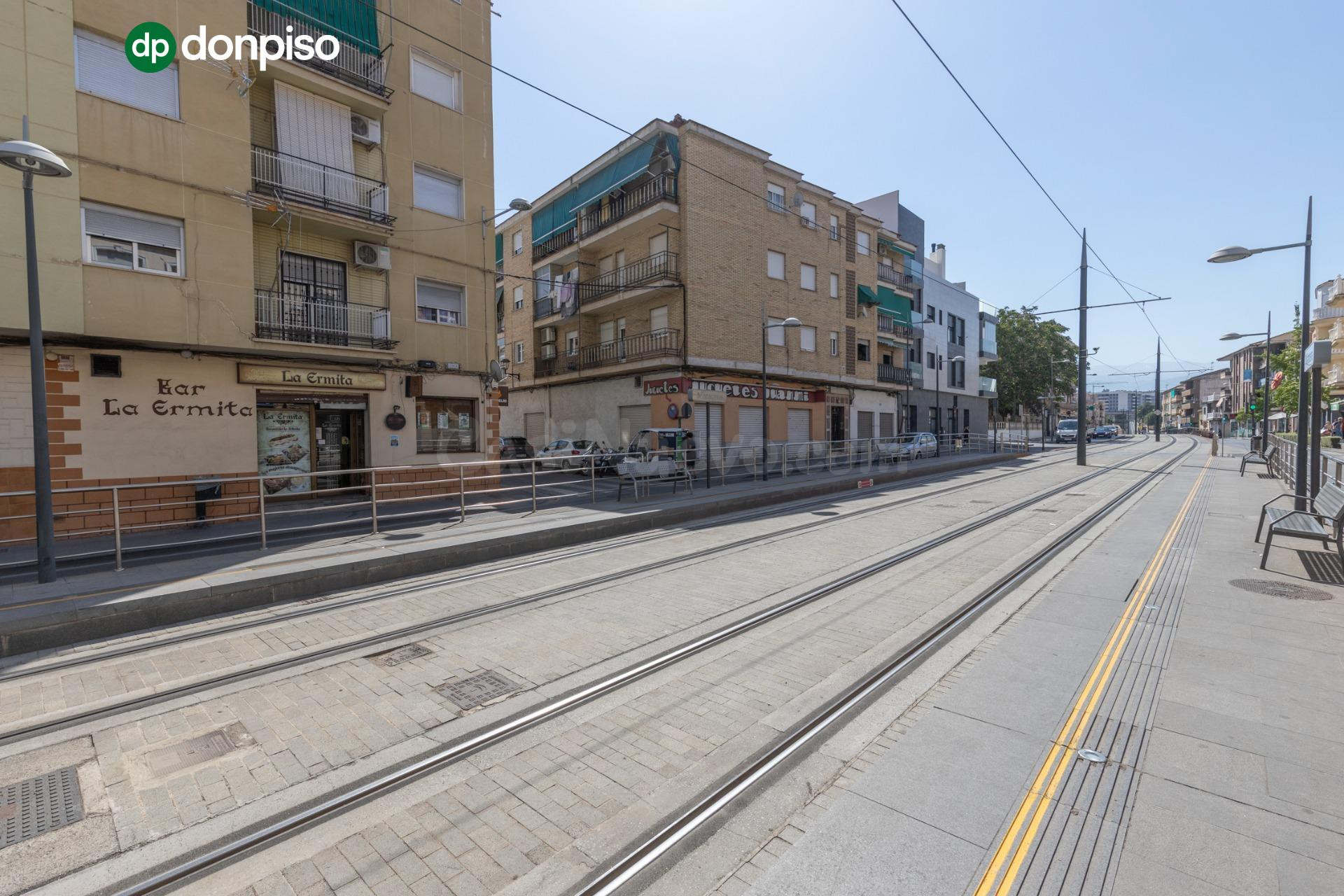 Plaza de garaje amplia en Maracena, con fácil acceso y junto - foto 4