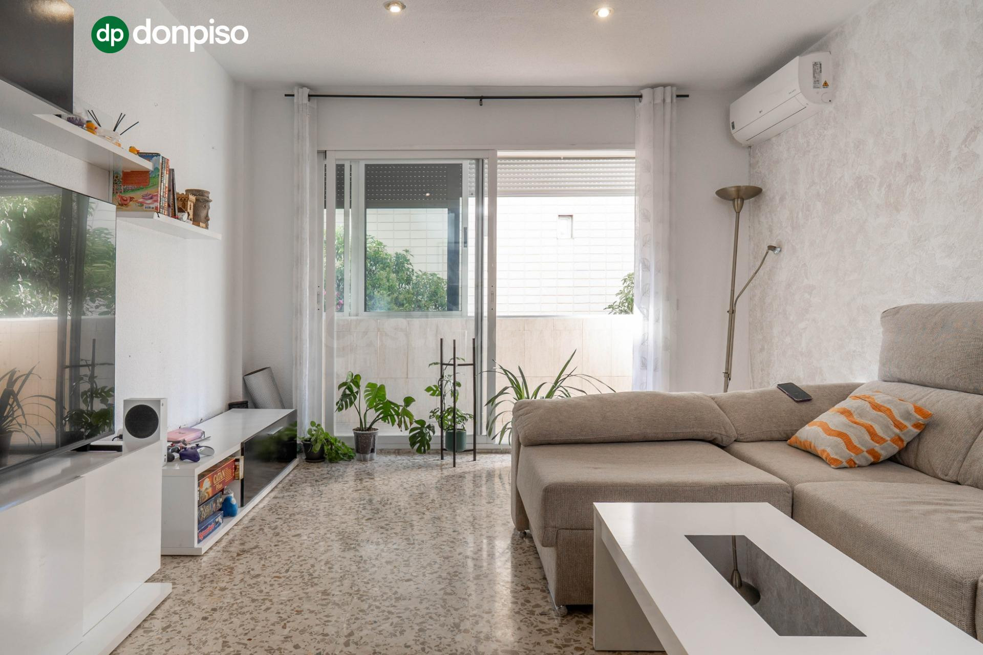 Piso de 3 dormitorios con piscina comunitaria en Maracena - foto 3