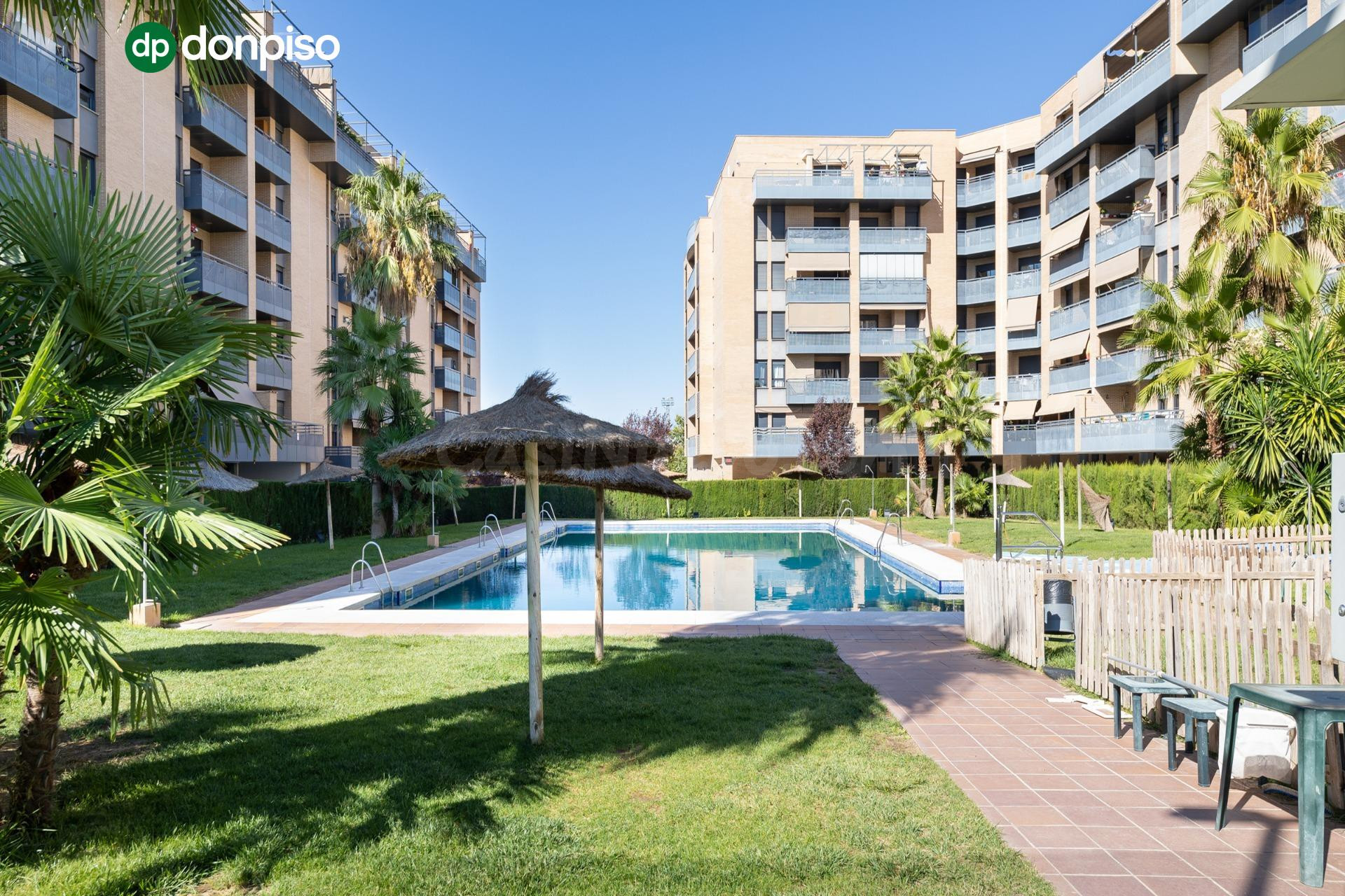 ¡Espectacular Ático Reformado con Gran Terraza, Vistas Despe