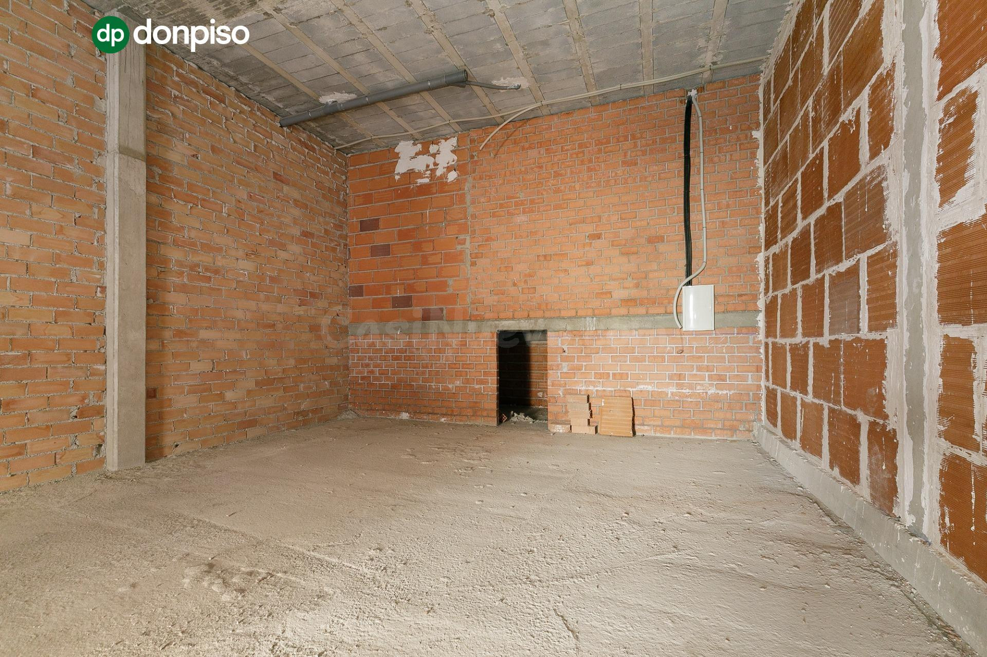 EXTRAORDINARIO local en centro Armilla, muy cerca parada del - foto 3