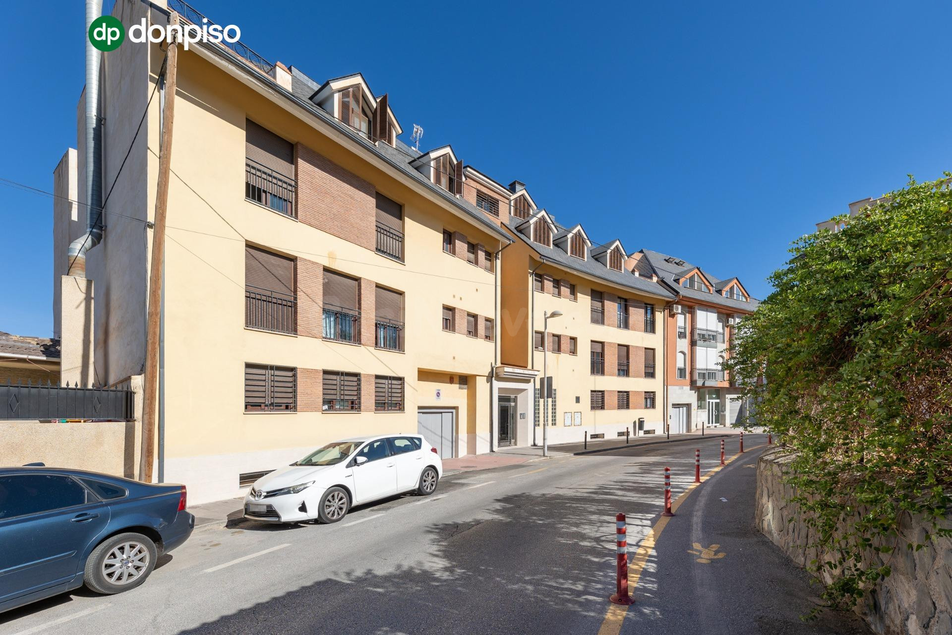 ÁTICO DÚPLEX EN EL BARRIO DE MONACHIL.