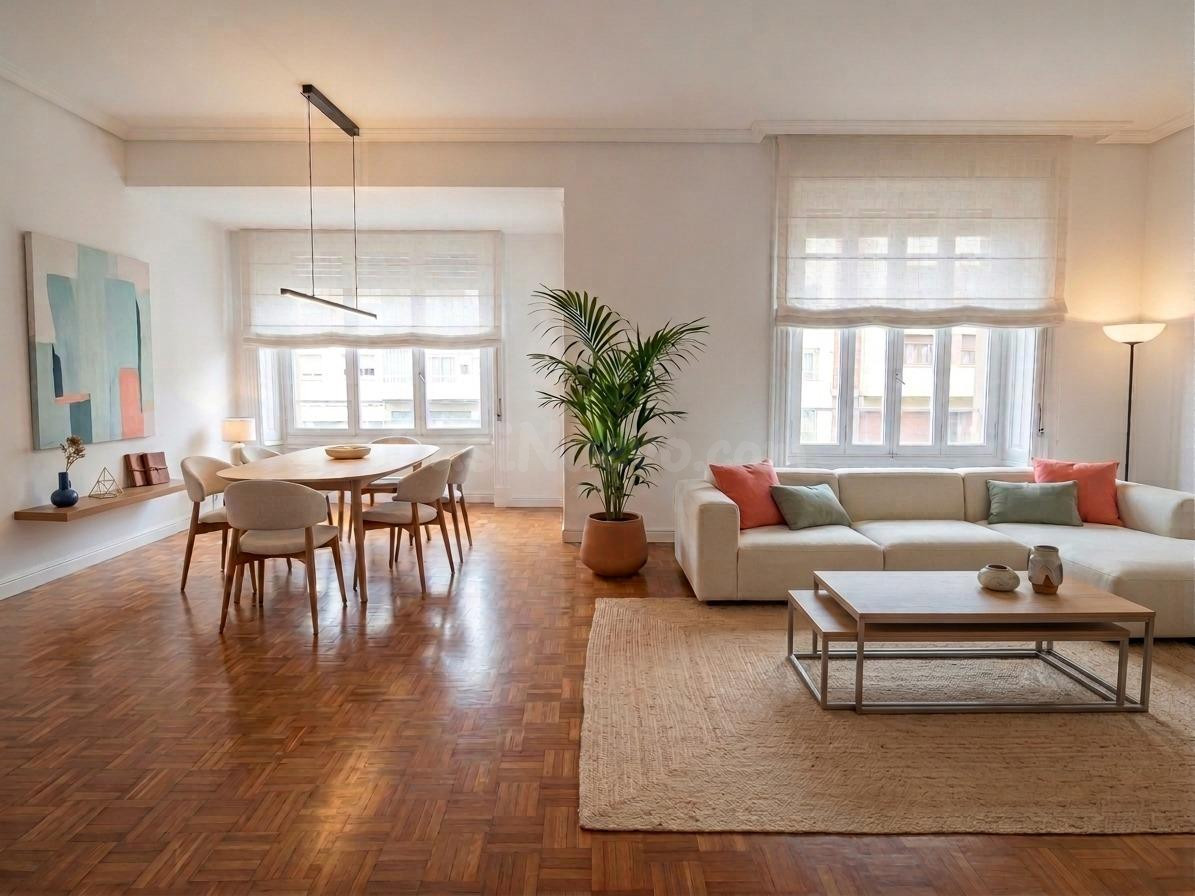 Amplia vivienda con encanto junto a Avda Maisonnave-Alicante.Ideal para reformar a tu gusto