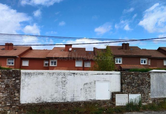 SE VENDE casa adosada OKUPA en C Freixo-Vilalonga SN de Sanx