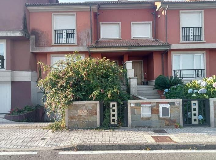 SE VENDE casa adosada OKUPA en C Freixo-Vilalonga SN de Sanx - foto 2