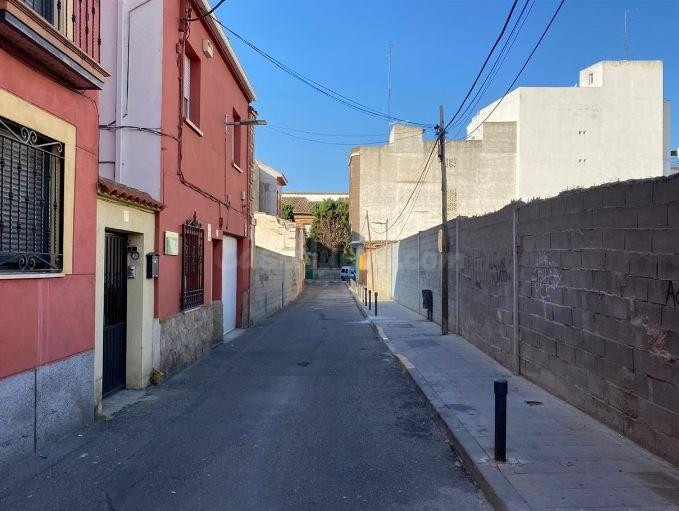 SE VENDE casa adosada OKUPA en C San Gines 23 de Talavera de