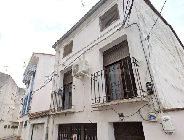 SE VENDE casa adosada OKUPA en C Calvo Sotelo 35 de Navalmor - foto 3