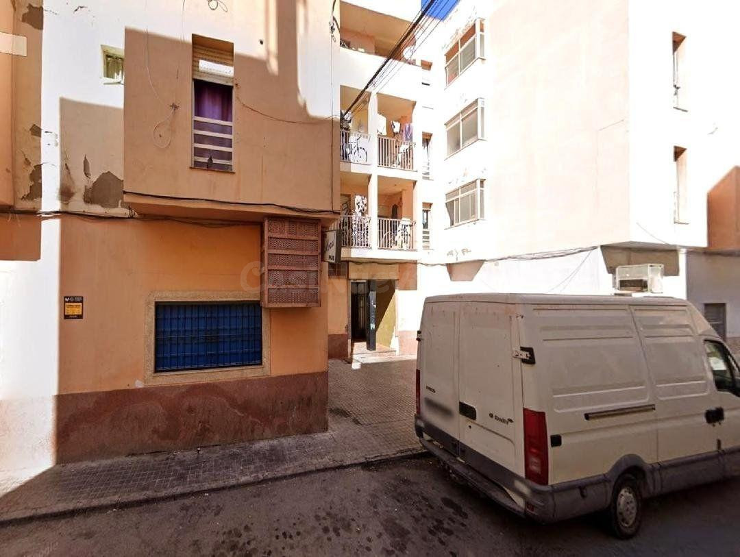 SE VENDE casa  OKUPA en C Claveles 14 de Albox - foto 2