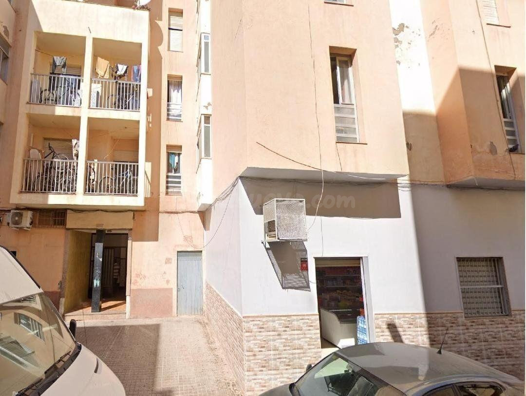 SE VENDE casa  OKUPA en C Claveles 14 de Albox - foto 4