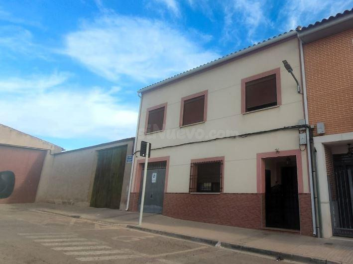 SE VENDE piso OKUPA en C Juan Ramon Jimenez 16 de Miguelturr - foto 4