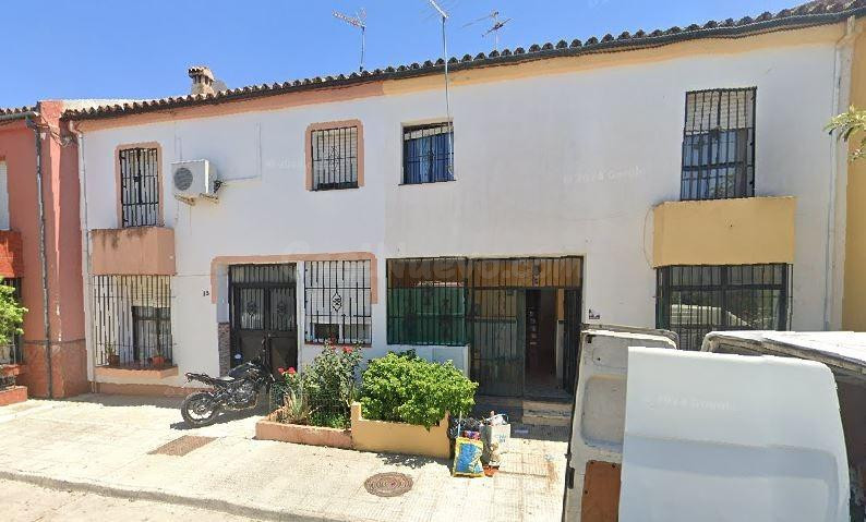 SE VENDE casa  OKUPA en C Algodonales 15 de Ronda - foto 2