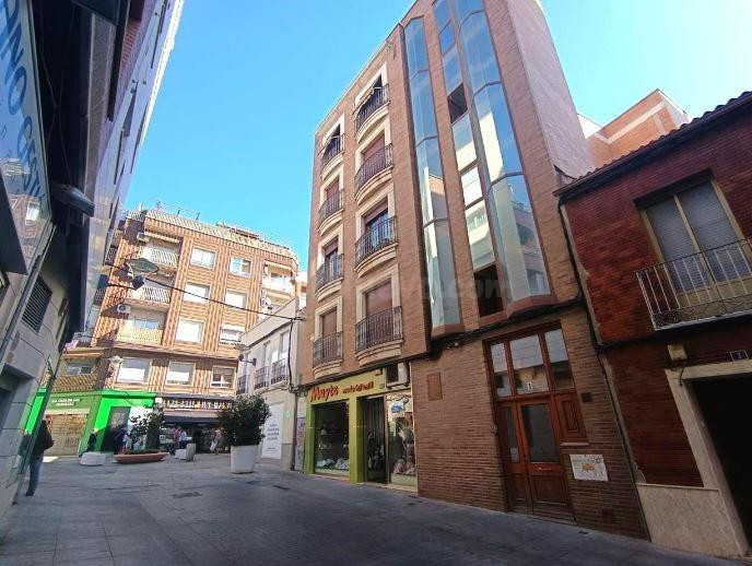 SE VENDE piso OKUPA en C Santisimo  de Puertollano - foto 2