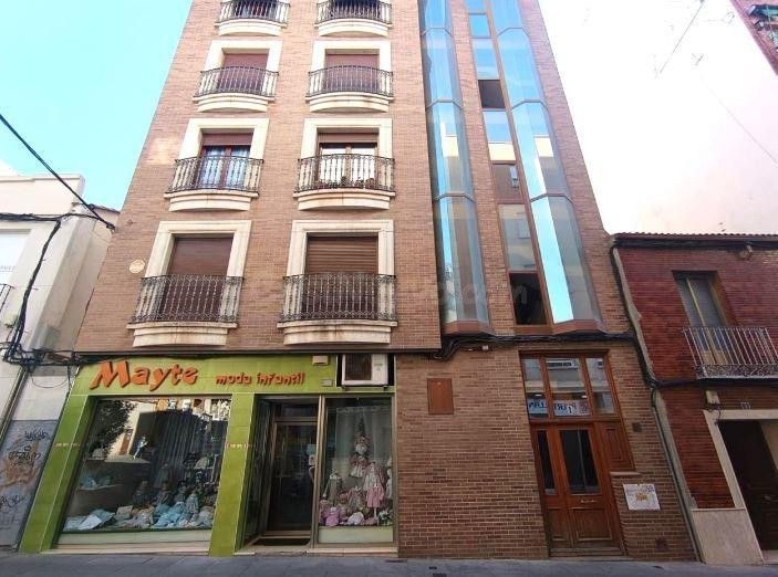 SE VENDE piso OKUPA en C Santisimo  de Puertollano - foto 3