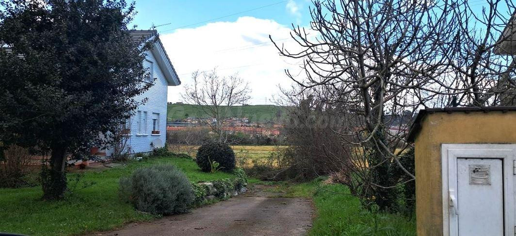 SE VENDE casa adosada OKUPA en C Astillero-Diseminado  de As