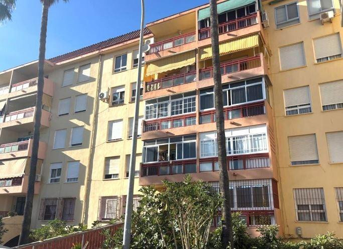 SE VENDE piso OKUPA en C Verdiales 15 de Málaga - foto 2
