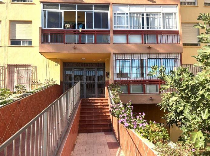 SE VENDE piso OKUPA en C Verdiales 15 de Málaga - foto 3