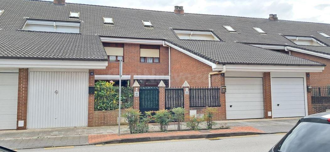 SE VENDE casa OKUPADA en C Ria De Solia 9 de Astillero (El) (Cantabria)