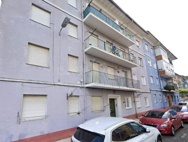 SE VENDE piso OKUPA en C Santo Domingo 47 de Torrelavega - foto 2