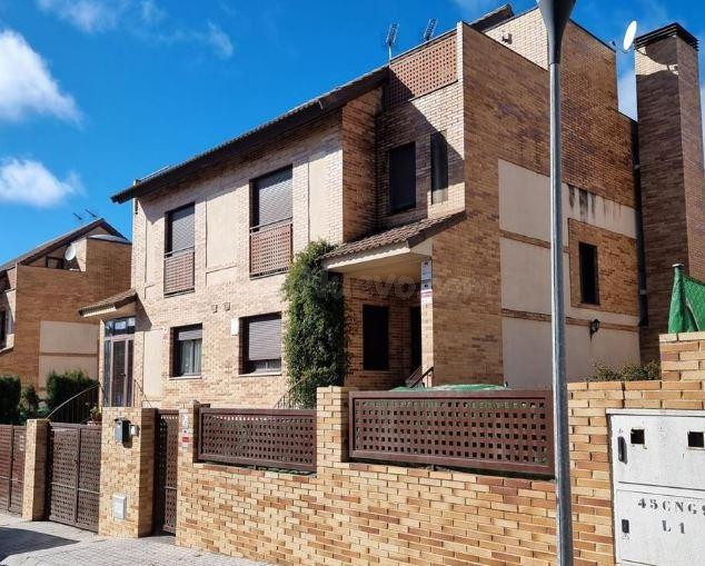 SE VENDE casa OKUPADA en  Calle Caceres Nº 15 Ventas de Retamosa (Las) (Toledo)