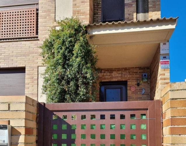 SE VENDE casa OKUPADA en Calle Caceres Nº 15 Ventas de Retam - foto 3
