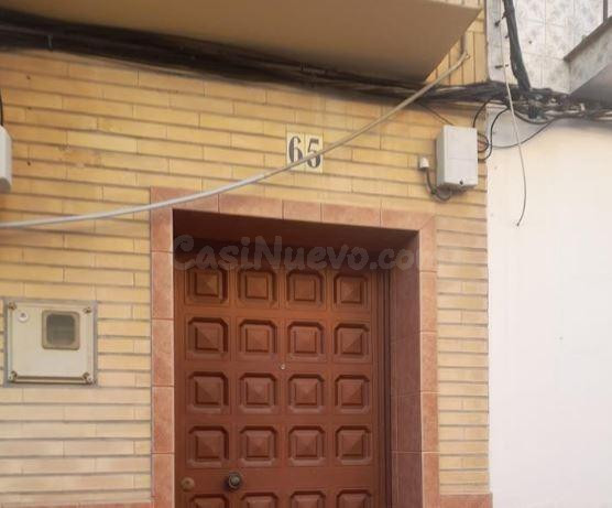 SE VENDE casa adosada OKUPADA en Calle Virgen De La Palma Nº