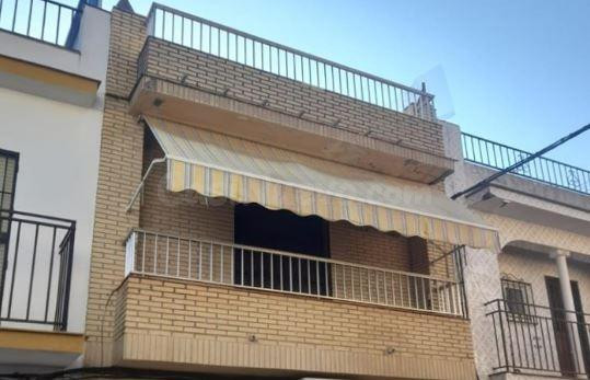 SE VENDE casa adosada OKUPADA en Calle Virgen De La Palma Nº - foto 3