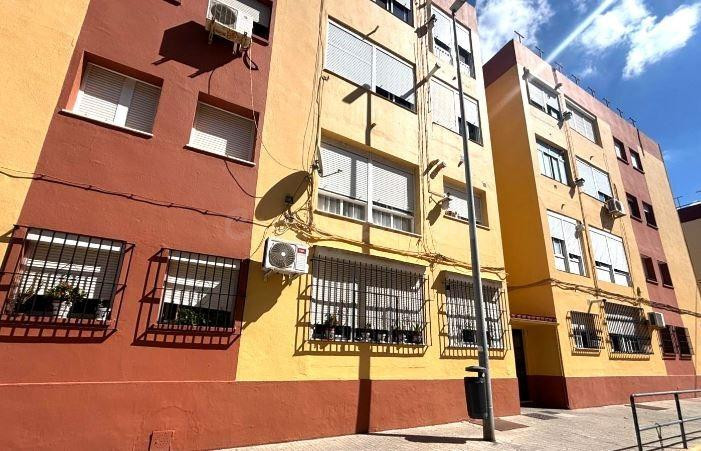 SE VENDE piso OKUPADO en Calle Sevilla Nº 10 Puerto Real (Cádiz)