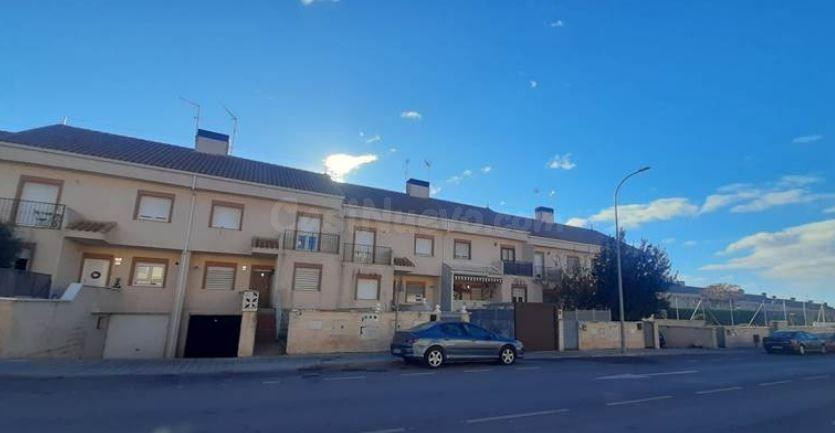 SE VENDE casa  OKUPA en C Juan Carlos I 11 de Seseña - foto 3