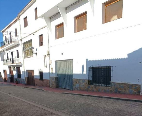 SE VENDE casa adosada OKUPA en C Roda de Bara 7 de Benaoján - foto 3