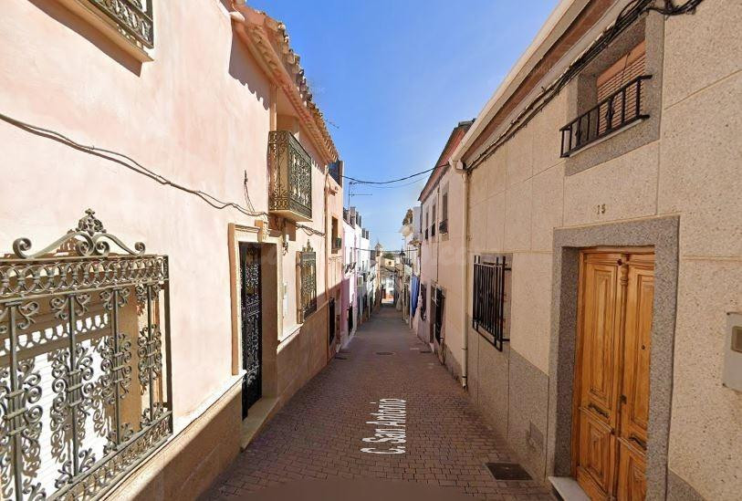 SE VENDE casa adosada OKUPA en C San Antonio 16 de Albox - foto 2
