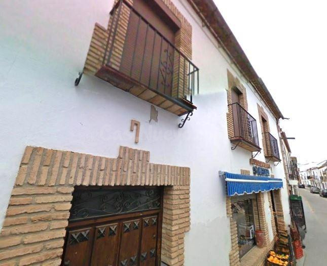 SE VENDE local comercial OKUPA en C Ramon Y Cajal 9 de Villa - foto 3