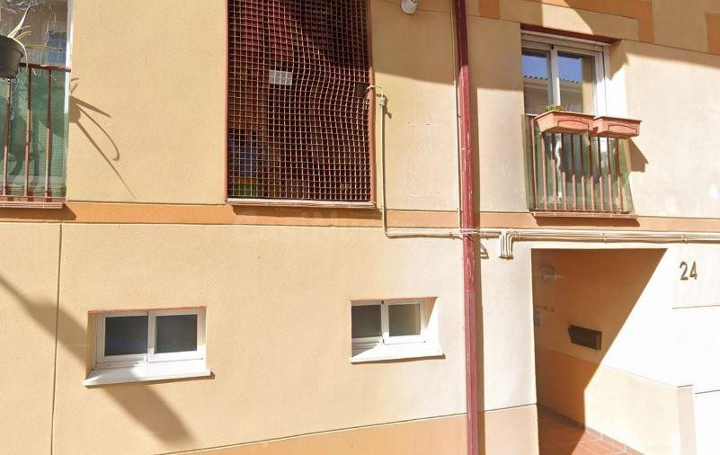 SE VENDE piso OKUPADO en C Pozo Nieve 24 de Campo Real (Madr
