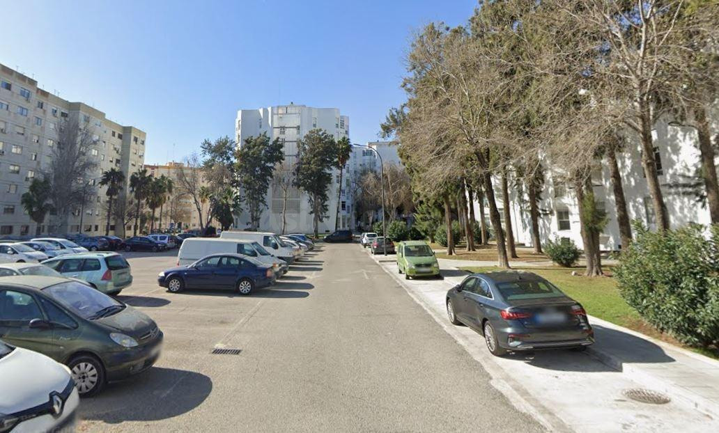 SE VENDE piso OKUPADO en Plaza Nao Victoria Nº 2 San Fernand - foto 4