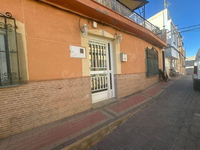 SE VENDE piso OKUPA en C Amargura 3 de Águilas
