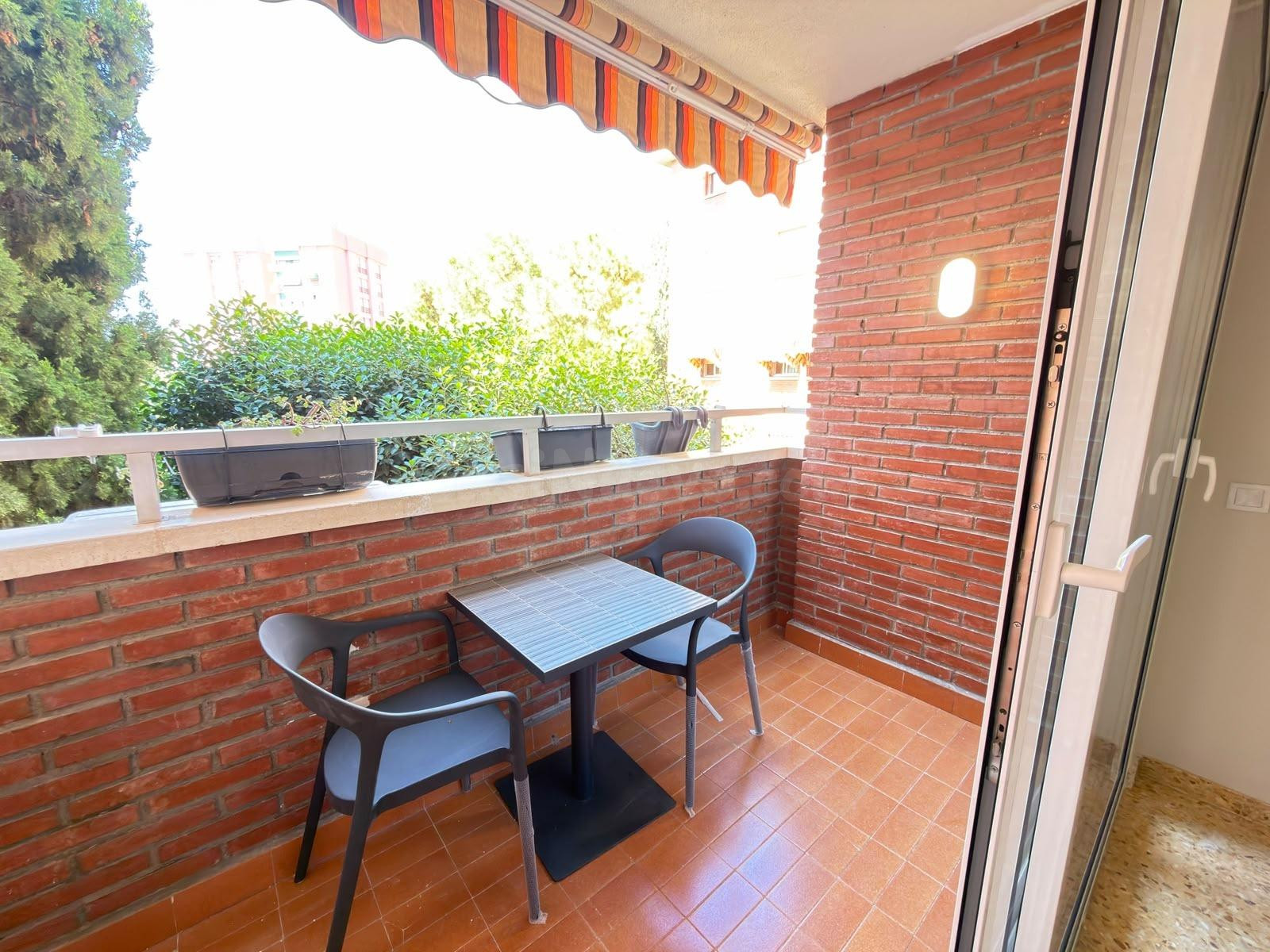 Alquiler piso 4 dormitorios San Blas - foto 5