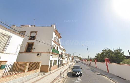SE VENDE casa adosada OKUPA en C Doctor Moyano Cruz 31 de Pu - foto 2