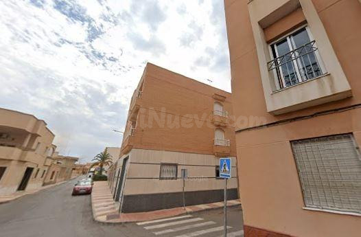 SE VENDE piso OKUPA en C Casablanca SN de Roquetas de Mar