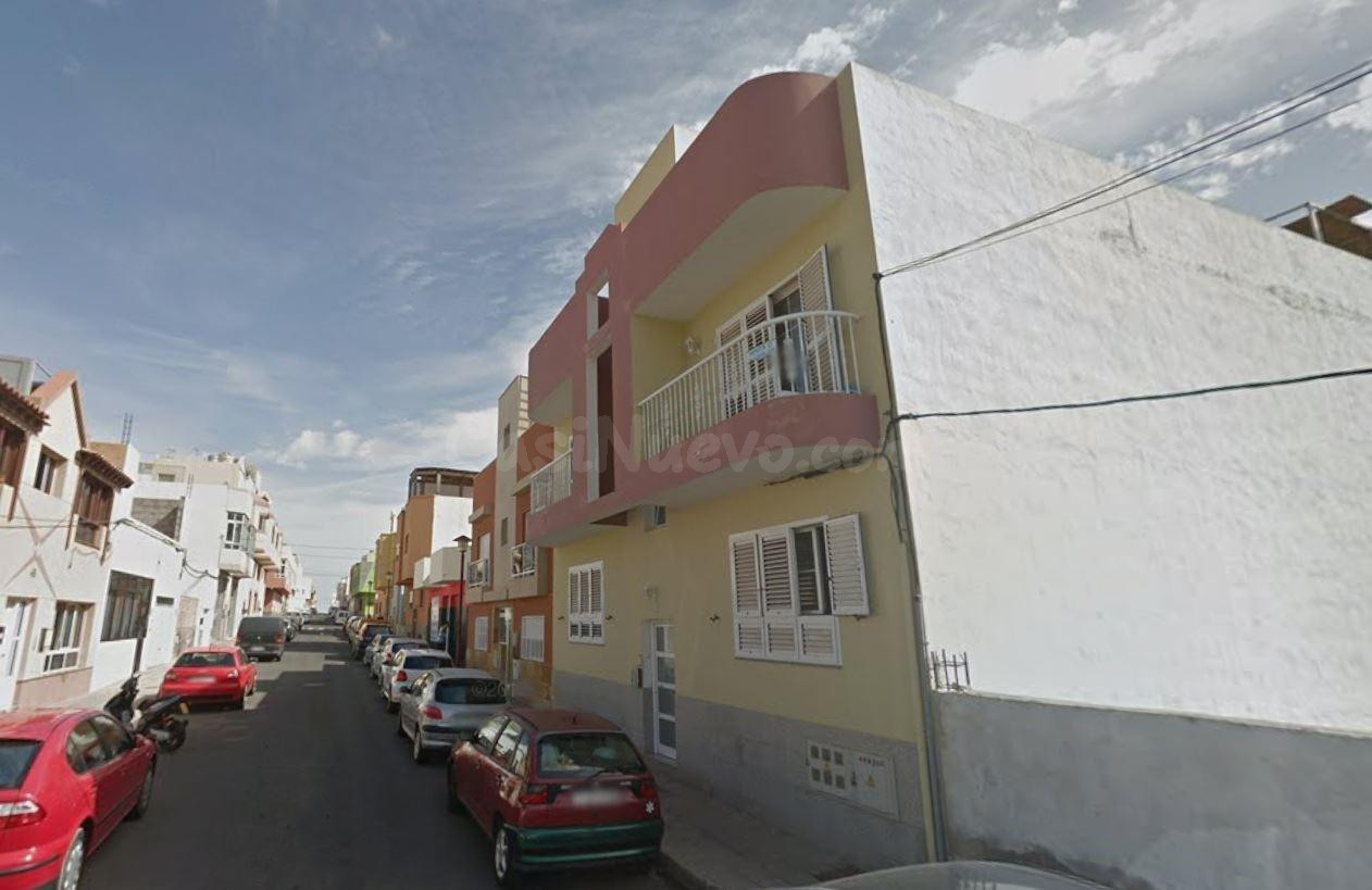 SE VENDE piso OKUPADO en C CL. JUVENTUD, N.42, P.PB, Po.1 de