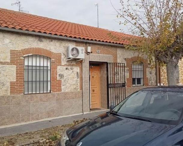 SE VENDE casa adosada OKUPA en C Paz 8 de Barcience