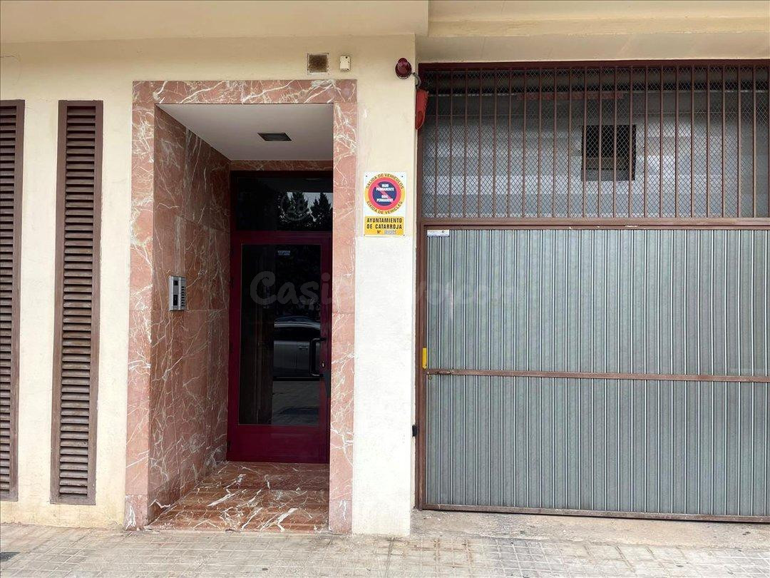 SE VENDE piso OKUPADO en Av Rei Jaume I 28 de Catarroja (Val - foto 2