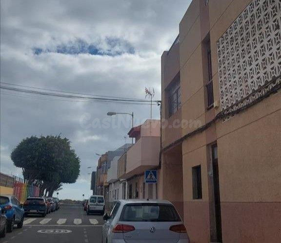 SE VENDE piso OKUPADO en Calle Duero Nº 2 Telde (Las Palmas) - foto 3