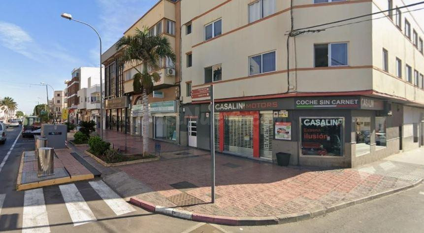 SE VENDE piso OKUPA en C Avenida Canarias 349 de Santa Lucí - foto 2