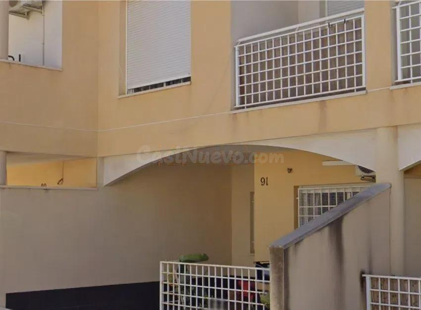 SE VENDE piso + garaje OKUPADO en Calle Almeria Nº 89 Huércal-Overa (Almería)