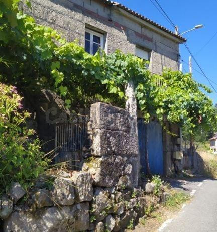 SE VENDE casa OKUPADA en Lugar[TR] Vilar -Pontesampaio Nº 55