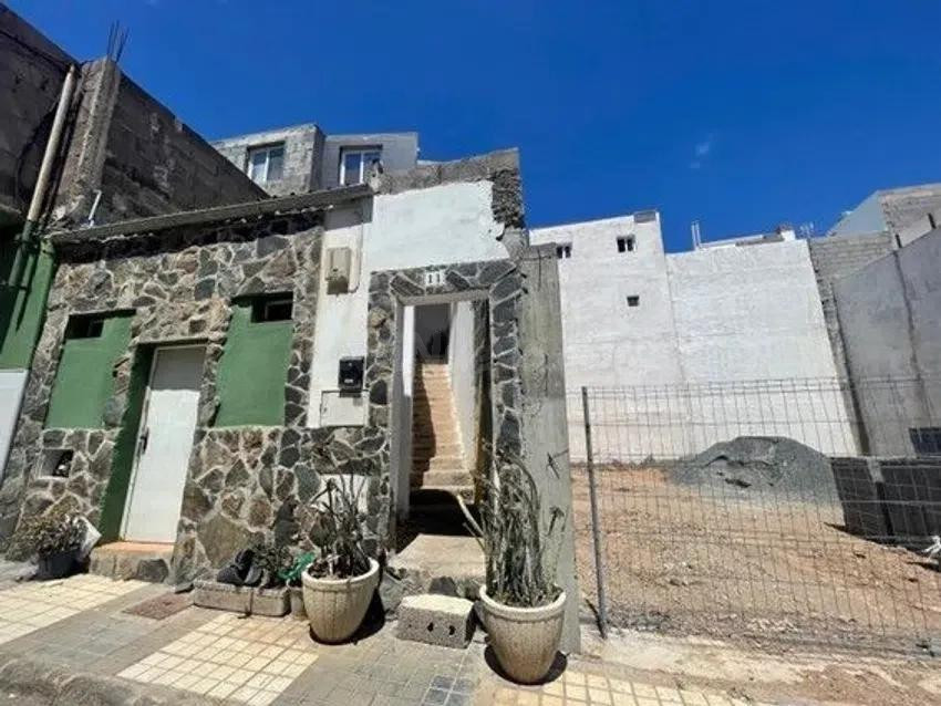 SE VENDE piso OKUPADO en Escultor Manolo Ramos Nº 9 Ingenio 