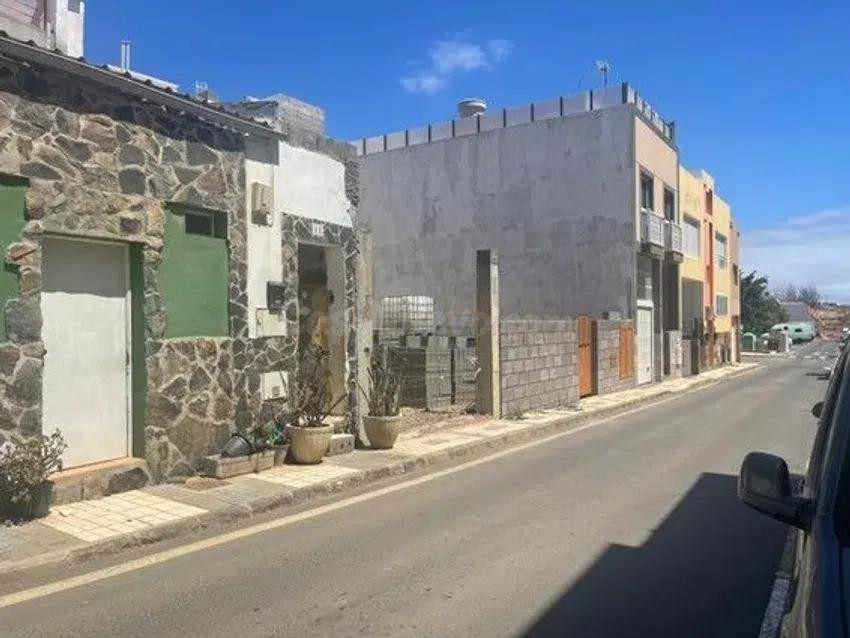 SE VENDE piso OKUPADO en Escultor Manolo Ramos Nº 9 Ingenio  - foto 4