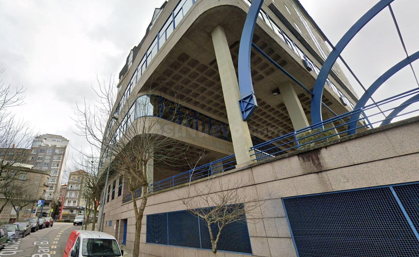 SE VENDE local comercial OKUPA en C America 2 de Vigo - foto 3