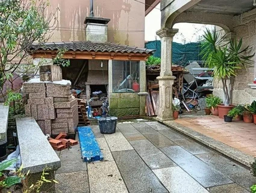 SE VENDE casa OKUPADA en C De Piñeiro de Cangas (Pontevedra)