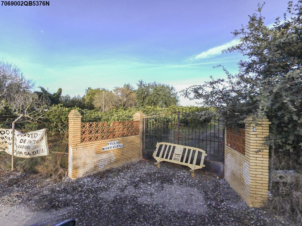 SE VENDE finca rústica OKUPADA en Calle Lope De Vega Entrecaminos Nº 4 Bollullos de la Mitación (Sevilla)